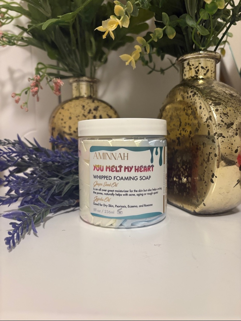 AMINNAH 'You Melt My Heart' Whipped Foaming Soap - White with Pastel Accents